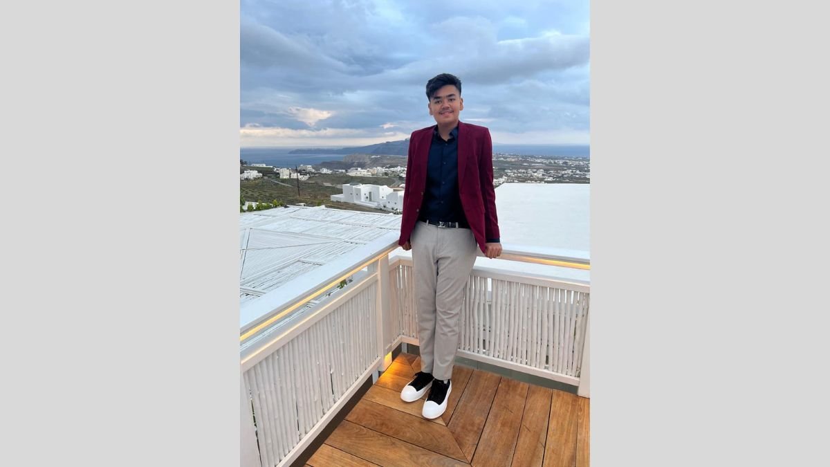 प्रकाशित