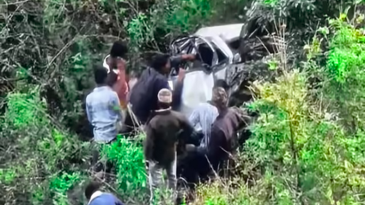 प्रधानमंत्री नरेंद्र मोदी ने रविवार को महाराष्ट्र के नासिक ज़िले में हुए एक वाहन हादसे में छह श्रद्धालुओं की मृत्यु पर गहरा शोक और पीड़ितों के परिवारों के प्रति संवेदना व्यक्त की है।