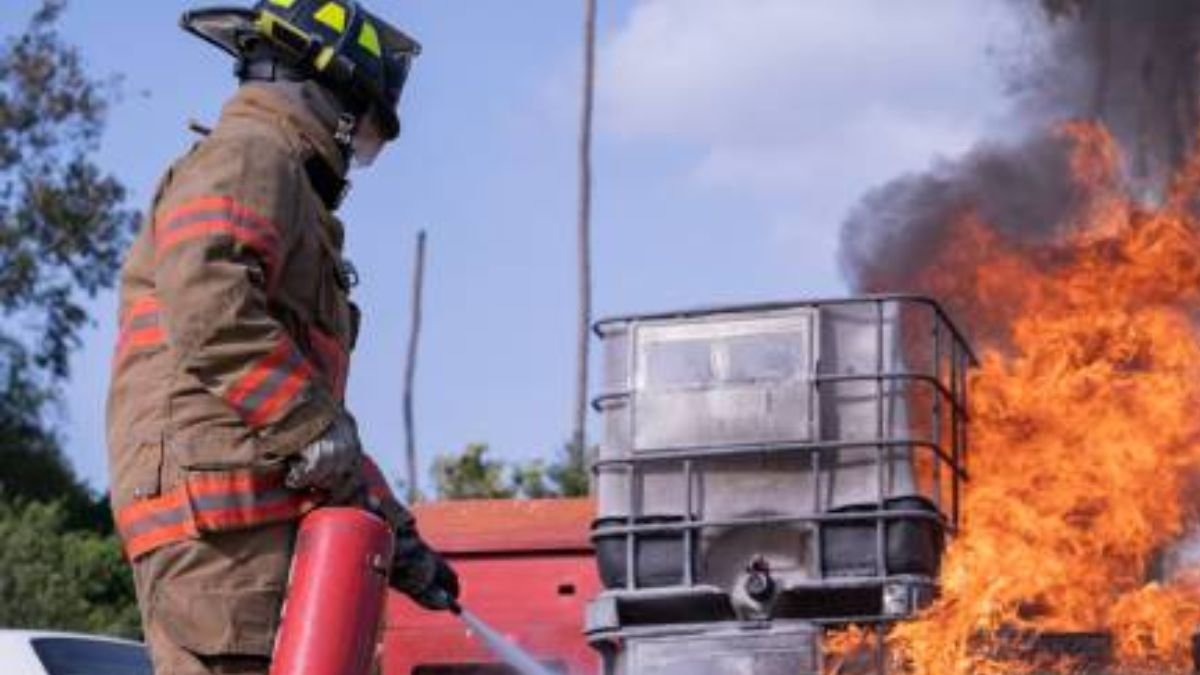 अस्पताल परिसर में आग